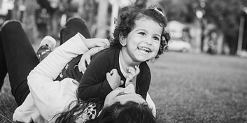 3s3xjyjbcsg-mother-and-daughter-3544333-1920.jpg