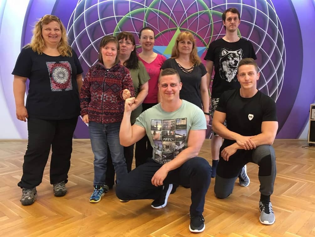 Jak hubnout bez výživového poradce a cvičit bez fitka