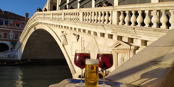 7cic74fb6mp72bw-spritz-a-birra.jpg