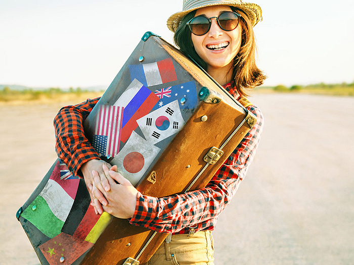 8rr3e964qpk-girl-with-a-suitcase.jpg