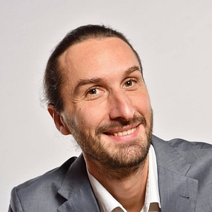 5agyv9zdxuv-profil.jpg